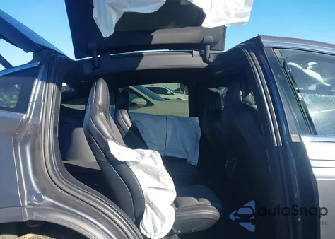 2018 Tesla Model X 100D/75D/P100D from USA, damaged, VIN 5YJXCBE25JF121055